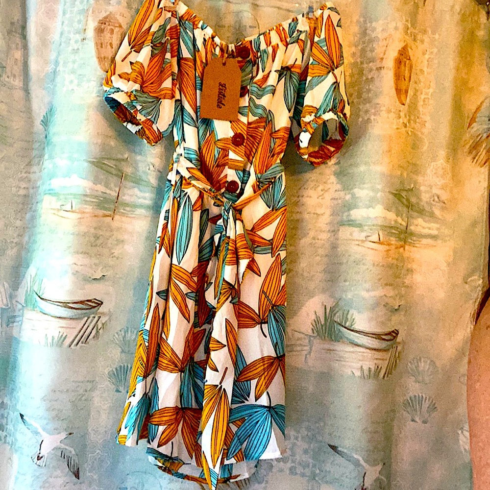 Off the shoulder dress, size L juniors. NWT